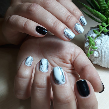 Маникюр
                    Мастер маникюра Елена Киев