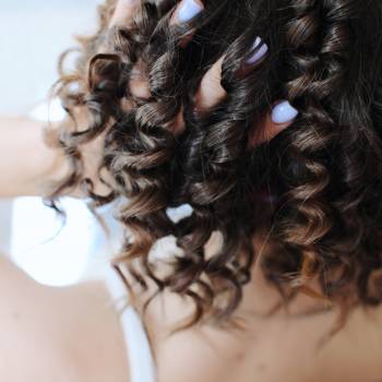 укладка волосся, оформлення брів, завивка волосся, нарощеннявій