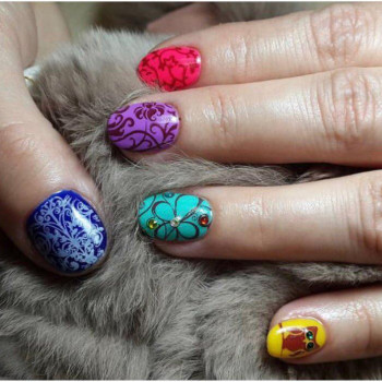 Художественная роспись ногтей
                    Майстер манікюру Антонина Ардатьева Одеса