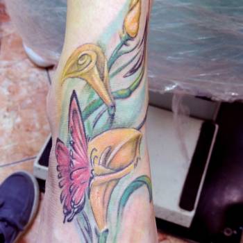 тату на ноге