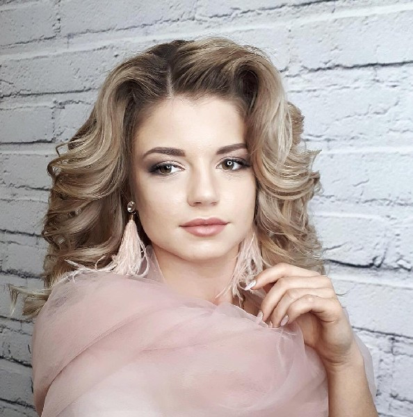 Фотосесія у студії стильна портретна, фото - Візажист Карина Лазнева