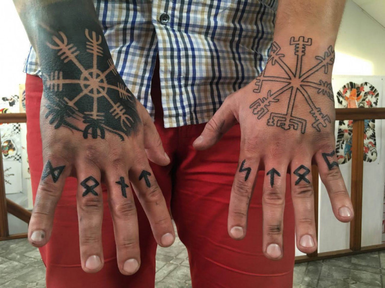 Мастер: Артур Пуликовский Машины: Стасюра, фото - Тату салон Mama ink tattoo studio
