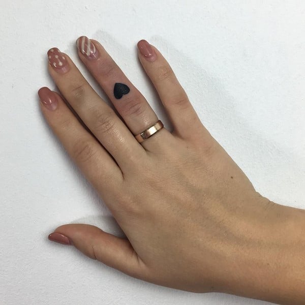 Для дівчат мінімалізм серце, фото - Тату майстер Дарья Самойленко