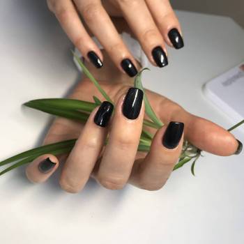 Маникюр аппаратный
Покрытие гель лак однотонное 