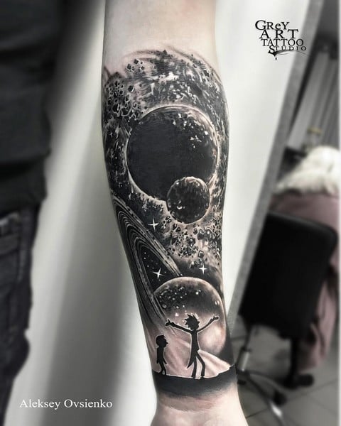 Мужские на предплечье черно-белые, фото -  GReY Art