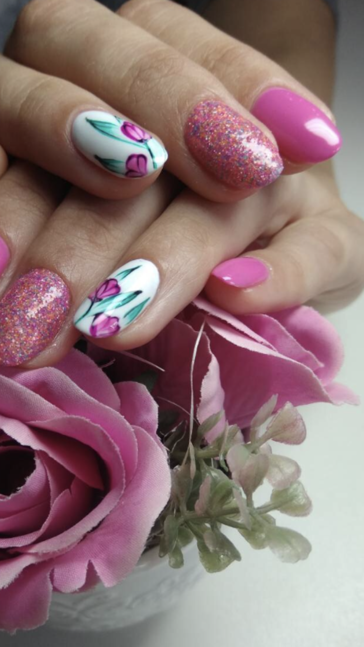 Маникюр с блестками рисунком яркий, фото - Студия красоты He&She beauty salon