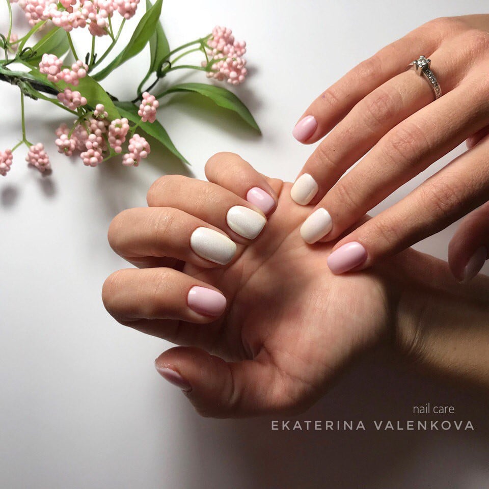 Белый маникюр на короткие ногти нежный, фото - Мастер маникюра Екатерина Валенкова