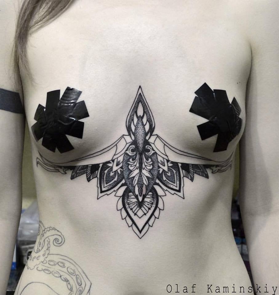 Для дівчат на грудях під грудьми, фото - Тату майстер Olaf Kaminskiy