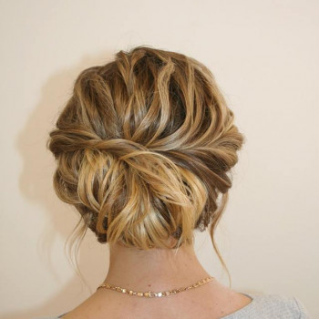 Весільна зачіска пучок недбалий, фото - Гештальт-терапевт Оксана Пастер