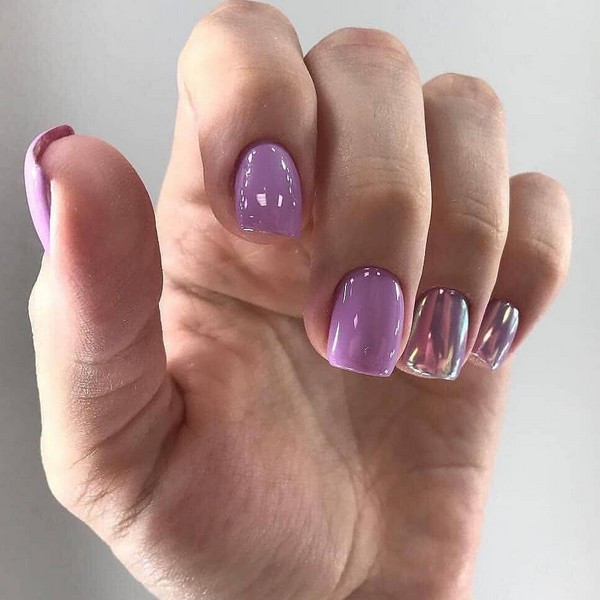 Манікюр на короткі нігті фіолетовий з акцентом один ніготь, фото -  Lash BAR