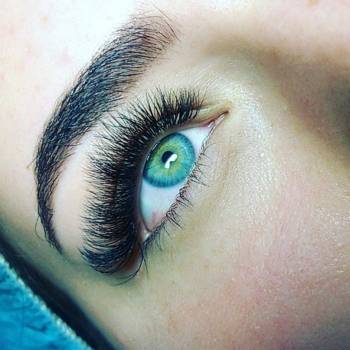 Наращивание Hollywood объём, выполнялось ультратонкими ресни