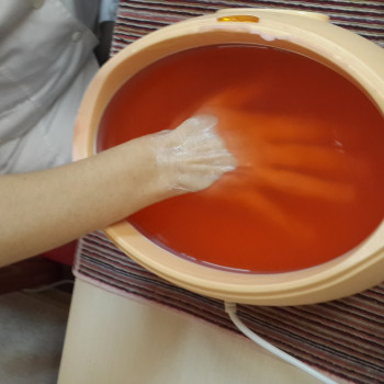 Парафинотерапия
                    Салон красоты GOLDFISH ka Киев