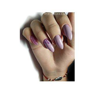 Маникюр с блестками миндаль сиреневый, фото - Мастер маникюра Владислава