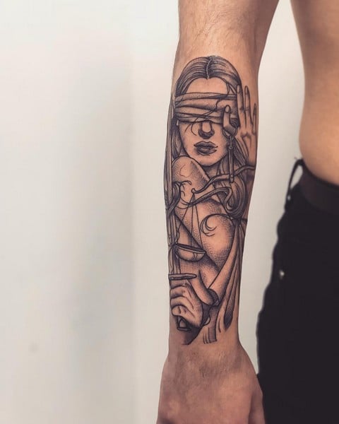 Мужские на предплечье реализм, фото - Тату мастер Black Art Tattoo