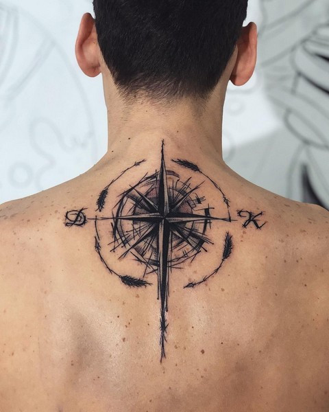 Мужские на шее черно-белые, фото - Тату мастер Black Art Tattoo