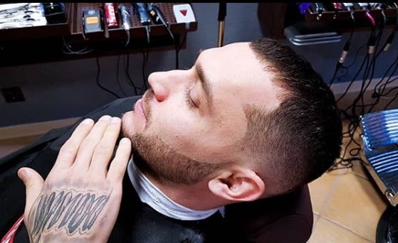 Мужская стрижка на короткие волосы фейд, фото -  DIKIY Barbershop