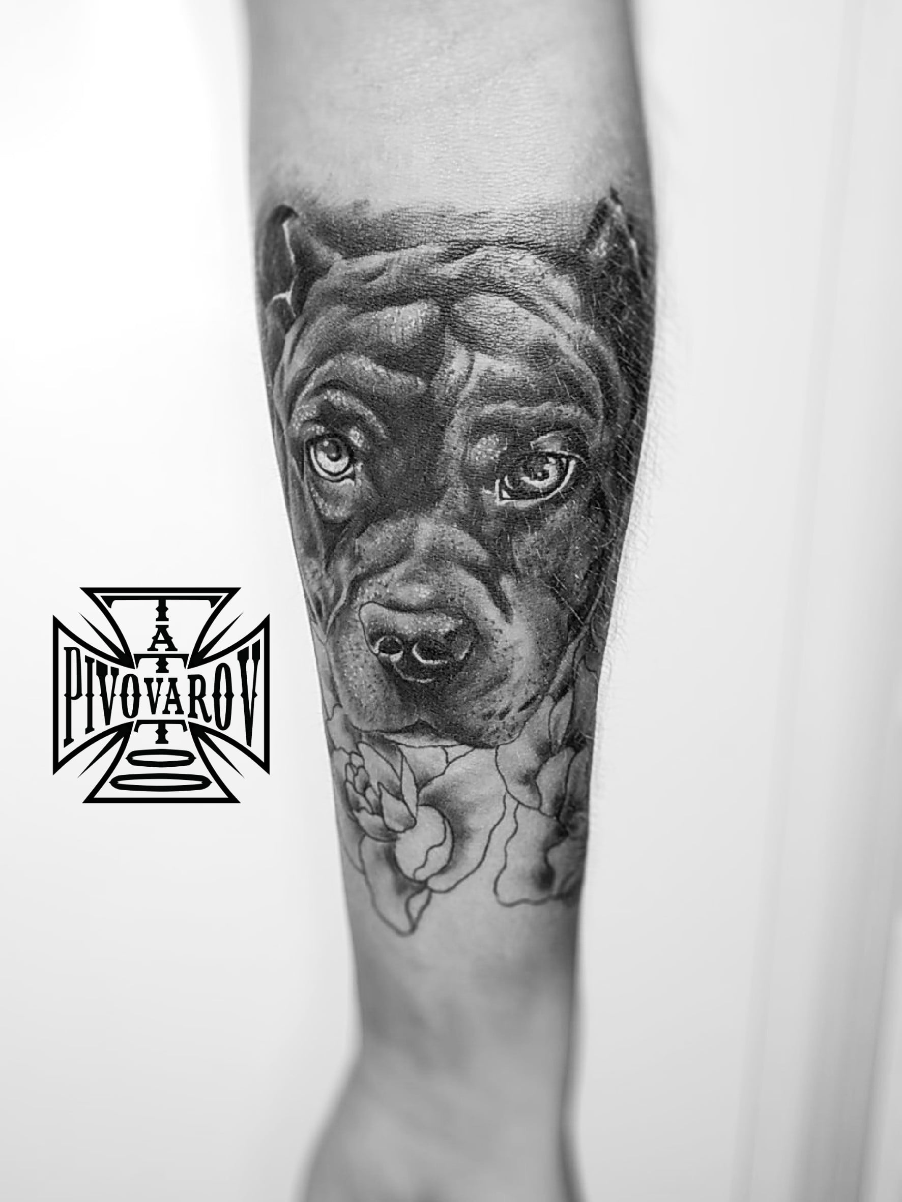 Для хлопців на передпліччі чорно-білі, фото - Тату майстер Pivovarov tattoo