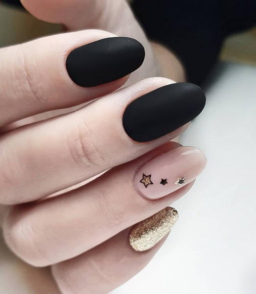 Манікюр з блискітками малюнком чорний, фото -  Nail Room