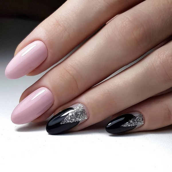 Маникюр с блестками черный розовый, фото -  Nail Room
