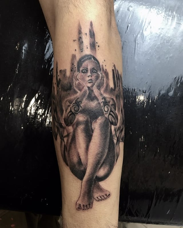 Для хлопців реалізм чорно-білі, фото - Тату салон Bear's Lair Tattoo Studio