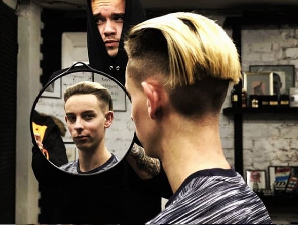 Мужская стрижка на короткие волосы андеркат, фото -  Doza.Barber