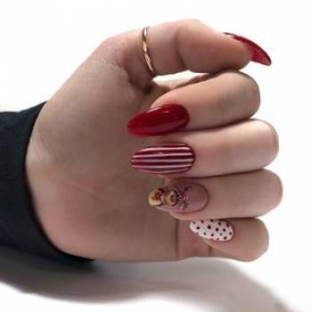 Червоний манікюр новорічний з малюнком, фото - Майстер манікюру Елена
