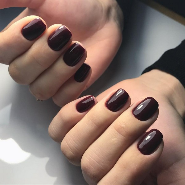Маникюр на короткие ногти бордовый однотонный (монохромный), фото - Мастер маникюра Христина
