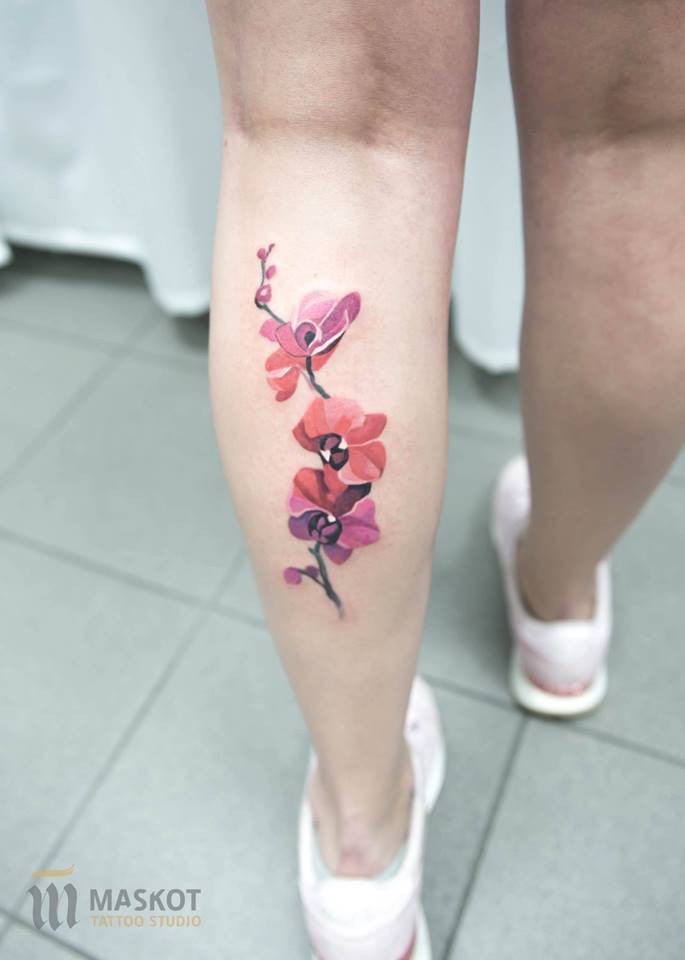 Женские цветные цветы, фото - Тату салон Maskot Tattoo