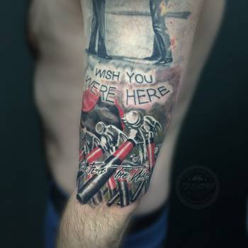 Татуировка молотки Явтушенко Дима