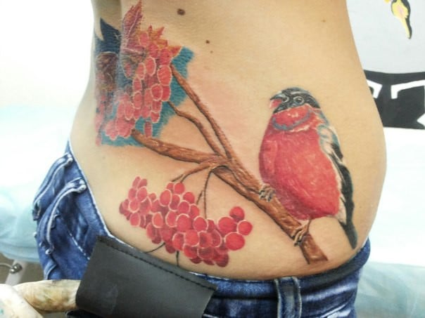 Женские цветные реализм, фото -  BeeTattoo