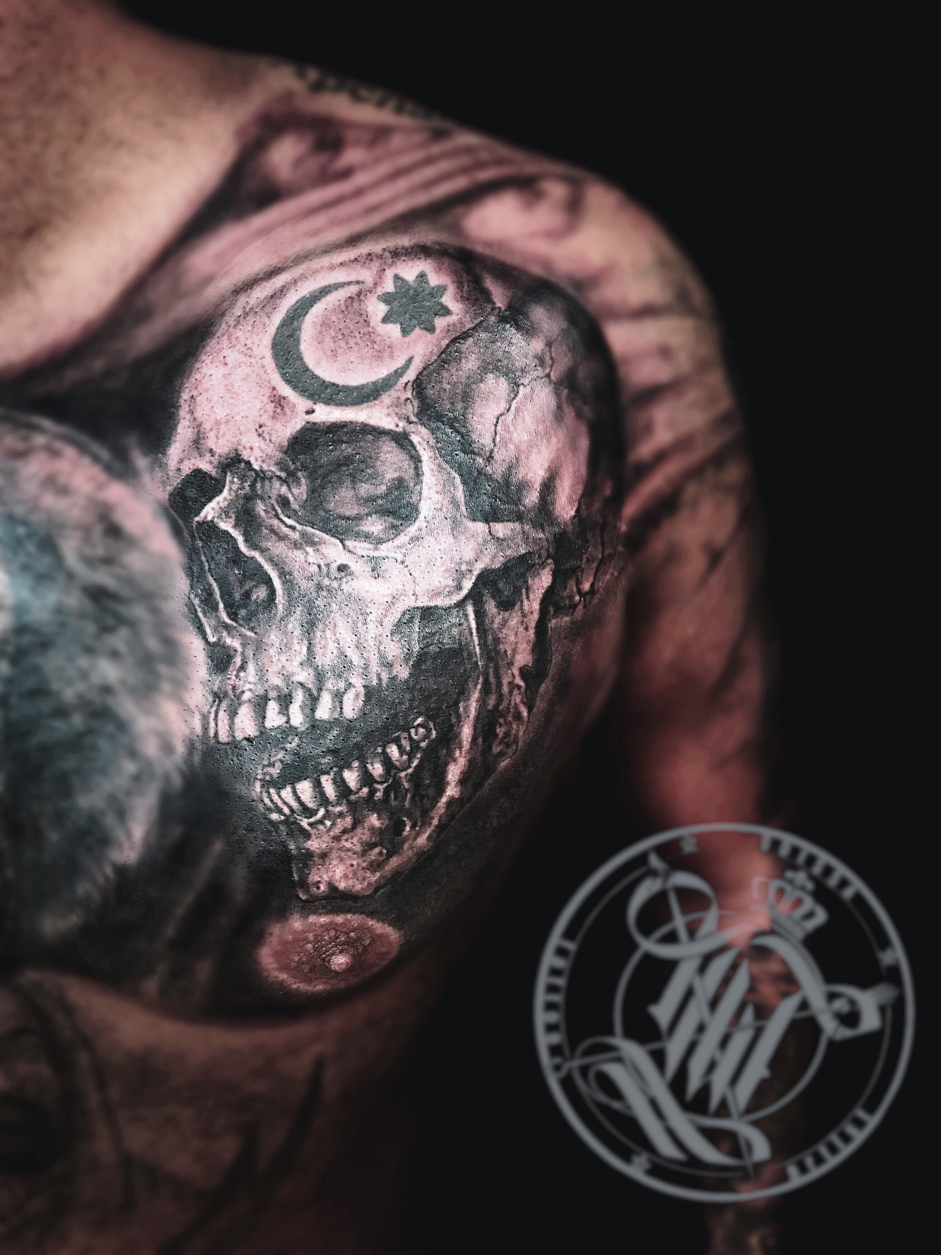 Для хлопців череп чорно-білі, фото - Тату майстер Юрий Ют