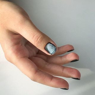 Манікюр на короткі нігті чорний котяче око, фото -  On Nail