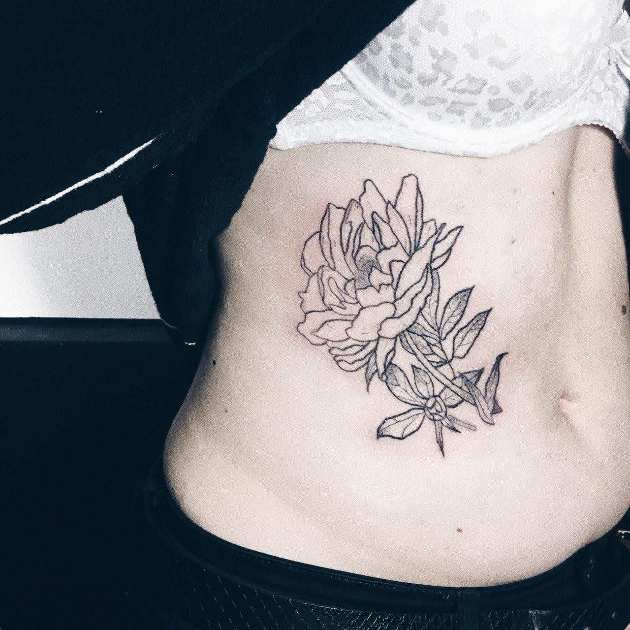 Женские роза черно-белые, фото - Тату мастер Tattooerka Tattooerka