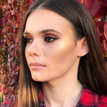 Макияж + прическа и моделирование бровей
                    Візажист Ирина Стекольникова Одеса