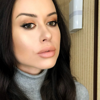 Макияж + прическа и моделирование бровей
                    Візажист Ирина Стекольникова Одеса