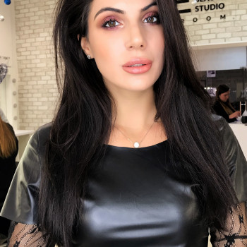 Макияж + прическа и моделирование бровей
                    Візажист Ирина Стекольникова Одеса