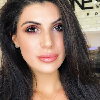 Макияж + прическа и моделирование бровей
                    Візажист Ирина Стекольникова Одеса