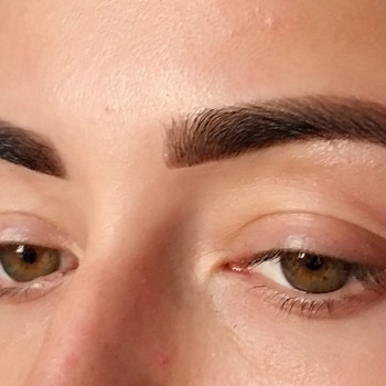 Коррекция и окрашивание бровей
                    Визажист Ангелина Одесса