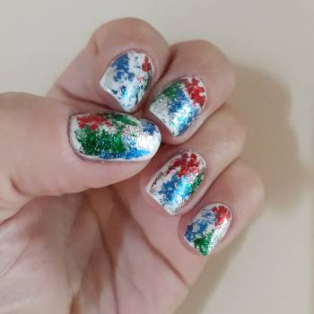 Фольга на ногтях 15 грн