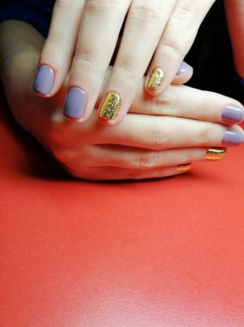 Манікюр на квадратні нігті бузковий із золотом, фото - Майстер манікюру Анастасия