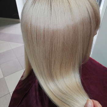 Окрашивание волос разной сложности
                    Парикмахер-модельер Наталья Запорожье