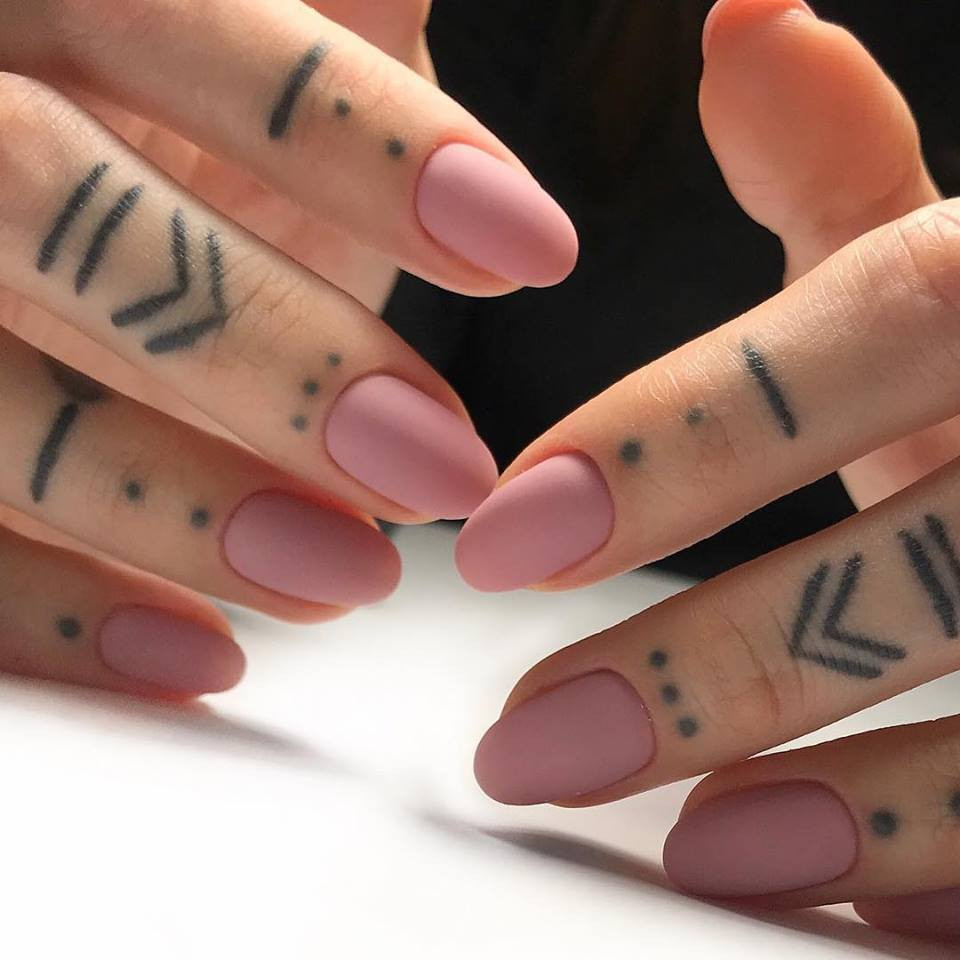 Ніжний манікюр матовий рожевий, фото -  Nails & Cocktails