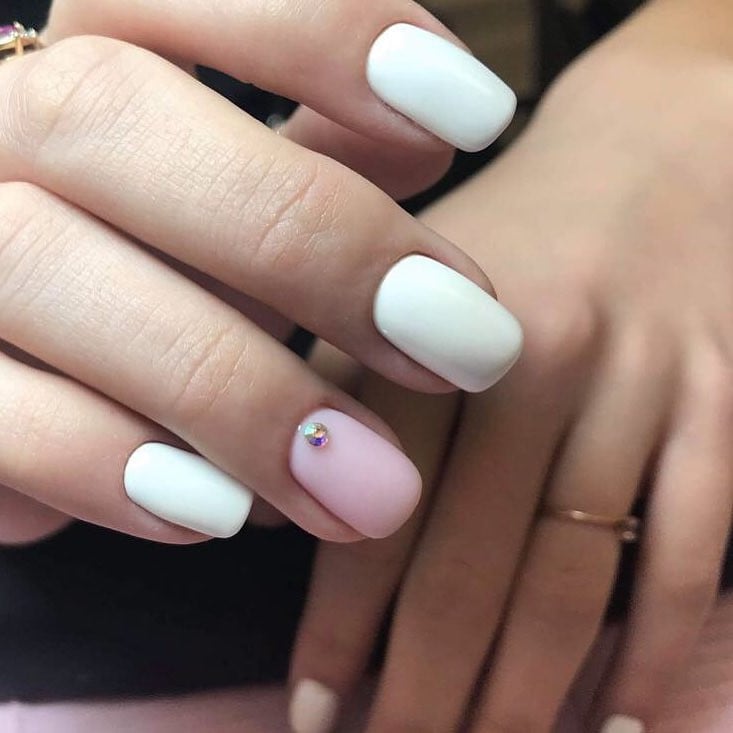 Белый маникюр нежный розовый, фото -  M.Sha Nail Bar