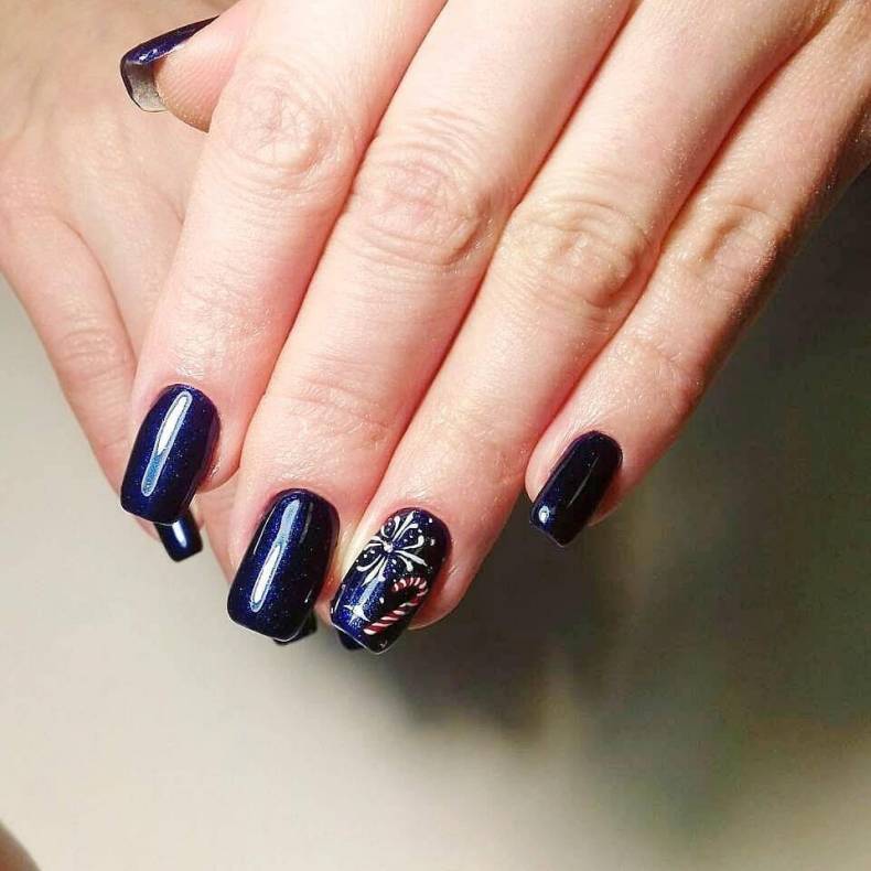 Новогодний маникюр с рисунком зима, фото - Студия красоты Star nail studio