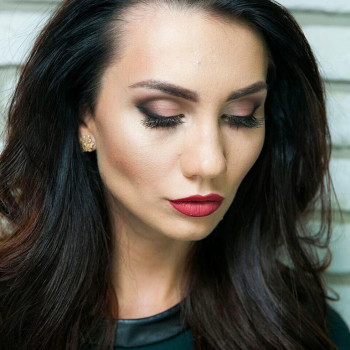 Вечерний макияж
                    Визажист Инна Киев