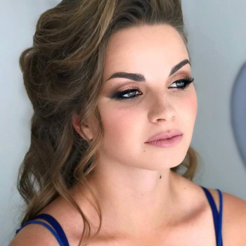 Вечерний макияж
                    Визажист Инна Киев