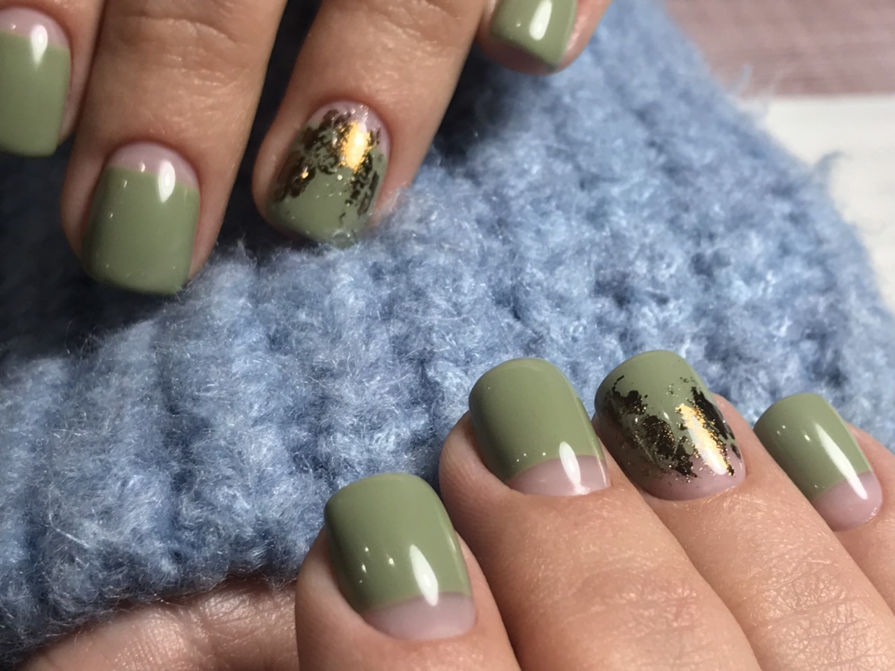 Маникюр на короткие ногти с фольгой зеленый, фото - Ногтевая студия MS Nail Studio by Marina Shyvtsova