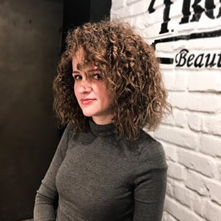 Стрижка на середнє волосся жіноча укладка, фото -  Boyko Beauty Studio