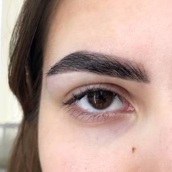 Коррекция и окрашивание бровей