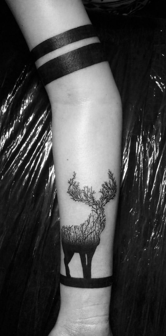 Черно-белые олень браслет, фото - Тату мастер Анастасия Волк